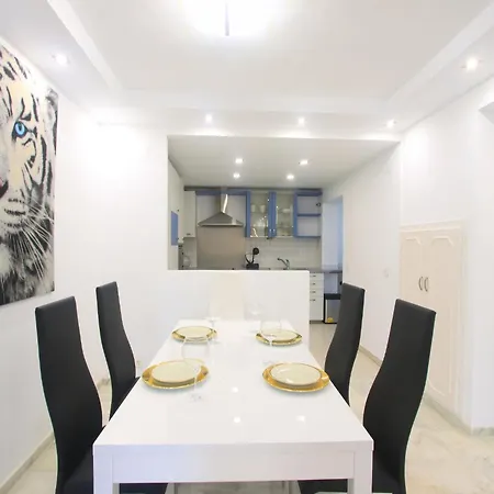 Beachside With Jacuzzi & Pool Apartamento Marbella