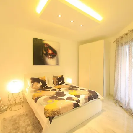 Beachside With Jacuzzi & Pool Apartamento