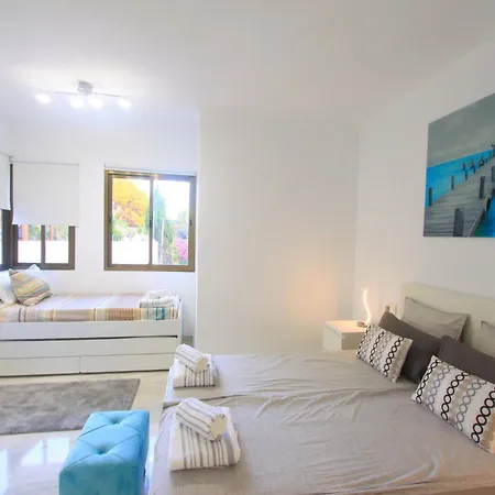 Apartamento Beachside With Jacuzzi & Pool *