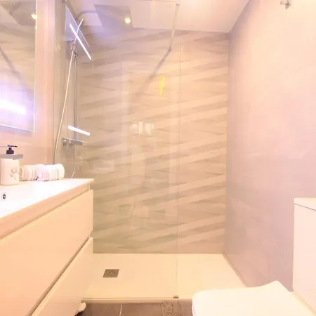 Beachside With Jacuzzi & Pool * Marbella
