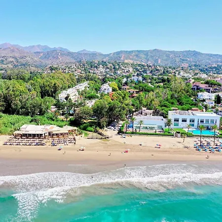 Beachside With Jacuzzi & Pool Marbella